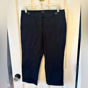 White House Black Market size The Slim Crop black pants